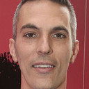 Ari Shapiro als Host