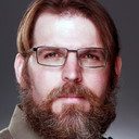 Steve J. Palmer als Professor Avil Solemncrest