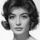 Anouk Aimée als The Queen