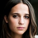 Alicia Vikander als Anke Domscheit-Berg