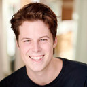 Xander Pierce als Henry