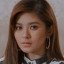 Loisa Andalio als Mia