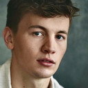 Callum Hymers als Ronnie