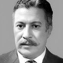 Emad Hamdy als Ezzedine Aybak