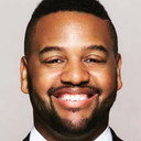 Julian Edgar als Van Dijk's Barman