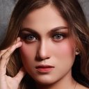 Evelyn Aurora als Jane