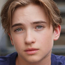 Chase B. Robertson als Spike