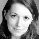 Kali Peacock als Hiking Shop Assistant