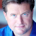 Jimmy Hodson als Announcer