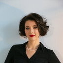 Lisette Oropesa als Live in HD host