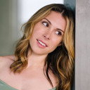 Ghia Burns als Vicky Trash / Radio 2 / TV Journalist (voice: English)