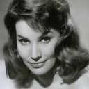 Yvonne Buckingham als Barmaid (uncredited)