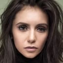 Nina Dobrev als Mae