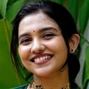 Mamitha Baiju als Vijayalakshmi 'Viji'