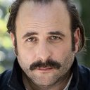 Vincent Macaigne als Romain
