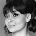 Anne Wartel als Consuela-Dolores Koukouwsko
