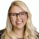Jennie Michelle Bravata als Hope Resident