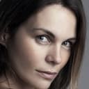 Emma Philippe als Wife of the couple of friends