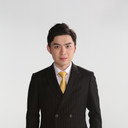 Qing Song als 主持人