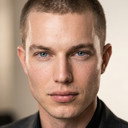 Zachary Chambers als Tim Hawkins