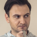 Ainis Storpirštis als Policininkas Simas