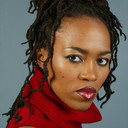 Moshidi Motshegwa als Lily
