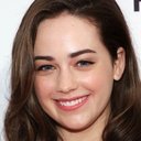 Mary Mouser als Libby Clinedinst