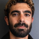 Hassan Akil als Raja (Young)