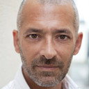 Michael D'Cruze als Antonio dos Santos