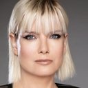 Eugenia Kuzmina als Hippie Cathy