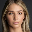 Jade Edge als Kelly