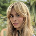 Lou Lou Safran als Kitten Car Passenger