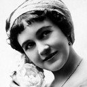 Myrtle Vane als Aunt Charlotte