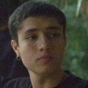 Tomás Santos als Tomás
