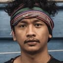 Erick Estrada als Moming