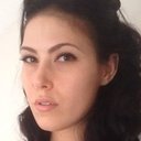 Nicole Dickinson als Patron