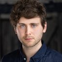 Huw Jennings als Awkward Young Man