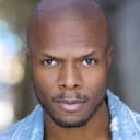 Deji LaRay als Young Clark