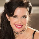 Veronica Avluv als Self