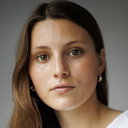 Ruby Dagnall als Vera