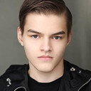 Aiden Finn als Eggers