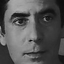 Ángel Gutiérrez als Spanish Refugee