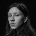 Polina Romanova als Alice's teacher