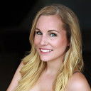 Christine Bell als Graduating High School Student (uncredited)