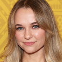 Madison Iseman als Charlotte Cooke