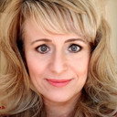 Dr. Angie Phipps als 