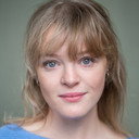 Aine Flanagan als Ella