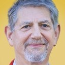 Peter Coyote als Nicholas Pierce