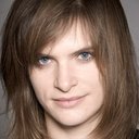Lena Lauzemis als Sandra