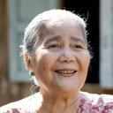 Lê Thiện als Granny